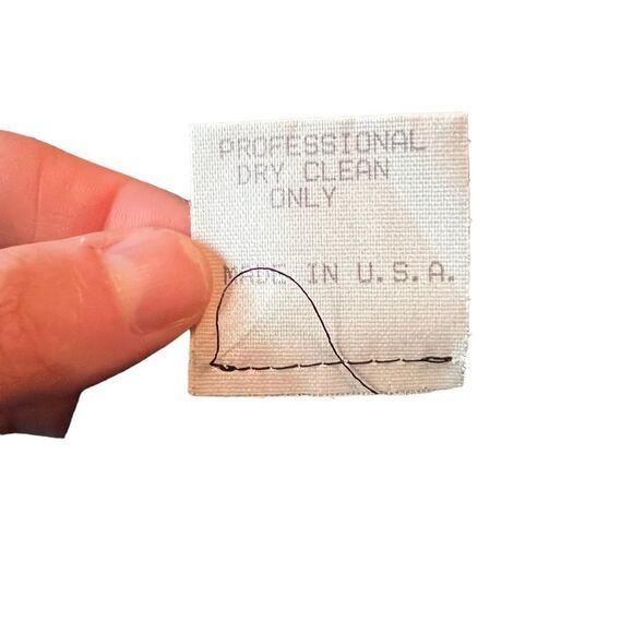 Elegant Sleeveless Gray Dress - Picture 8 of 14